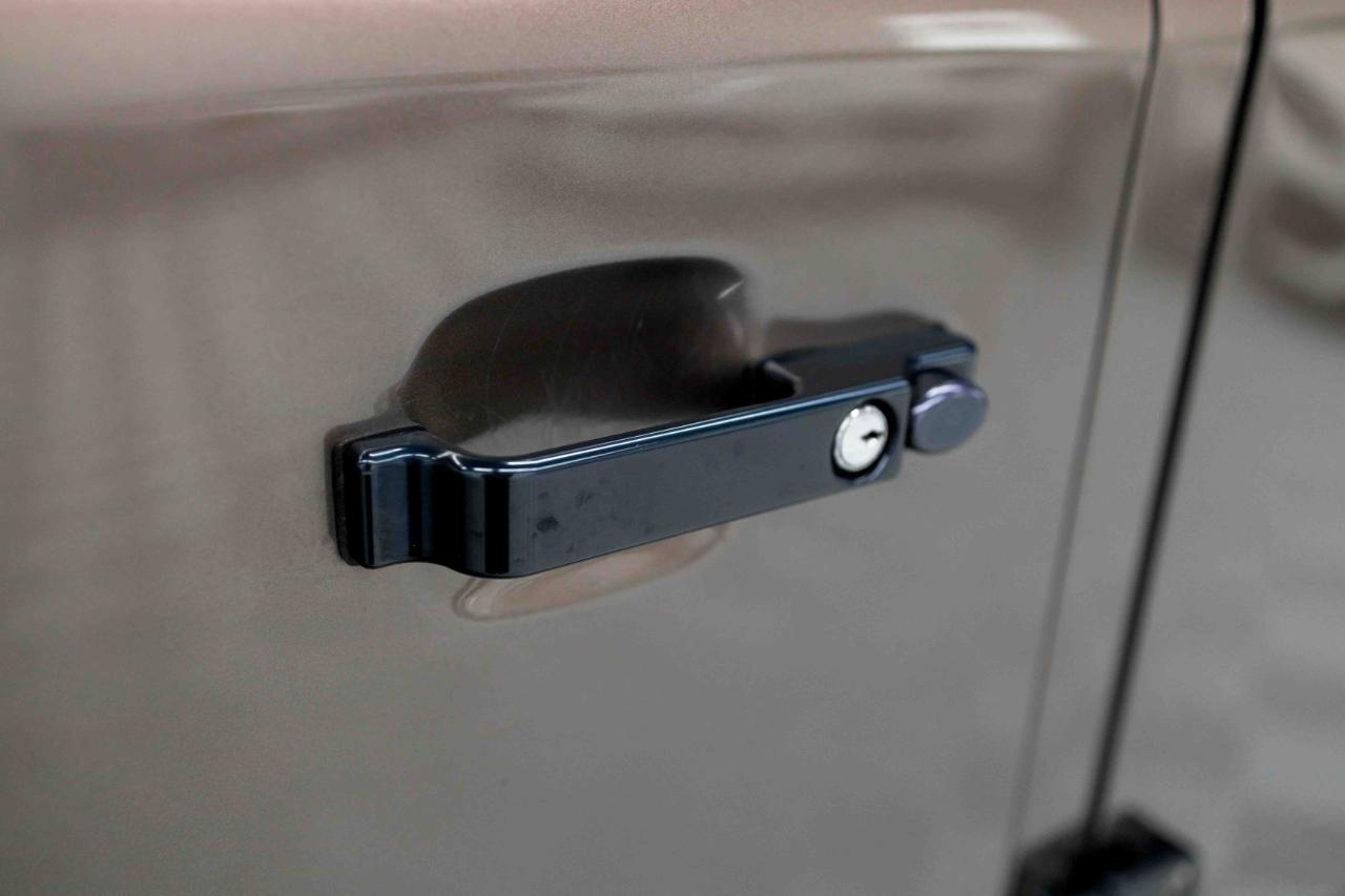 Land Rover Defender 110  2021