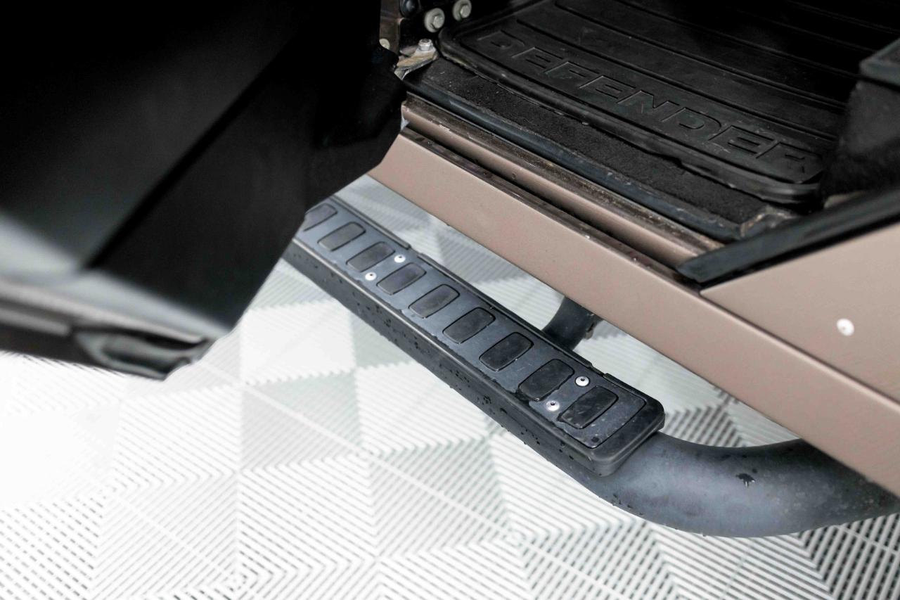 Land Rover Defender 110  2021