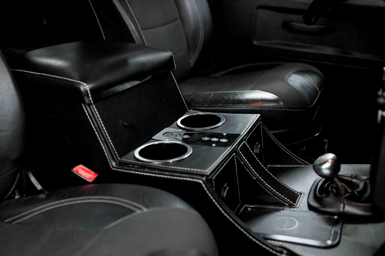 Land Rover Defender 110  2021