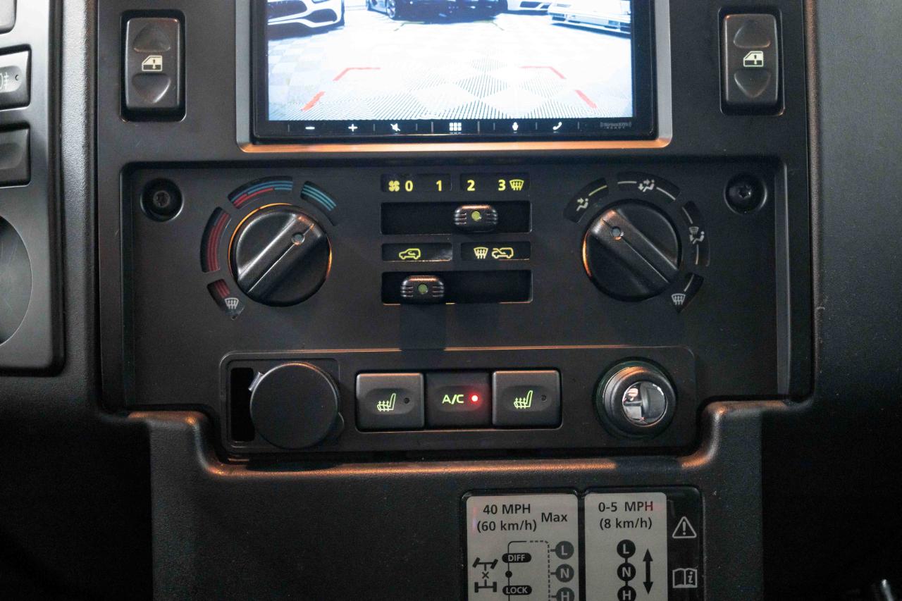 Land Rover Defender 110  2021