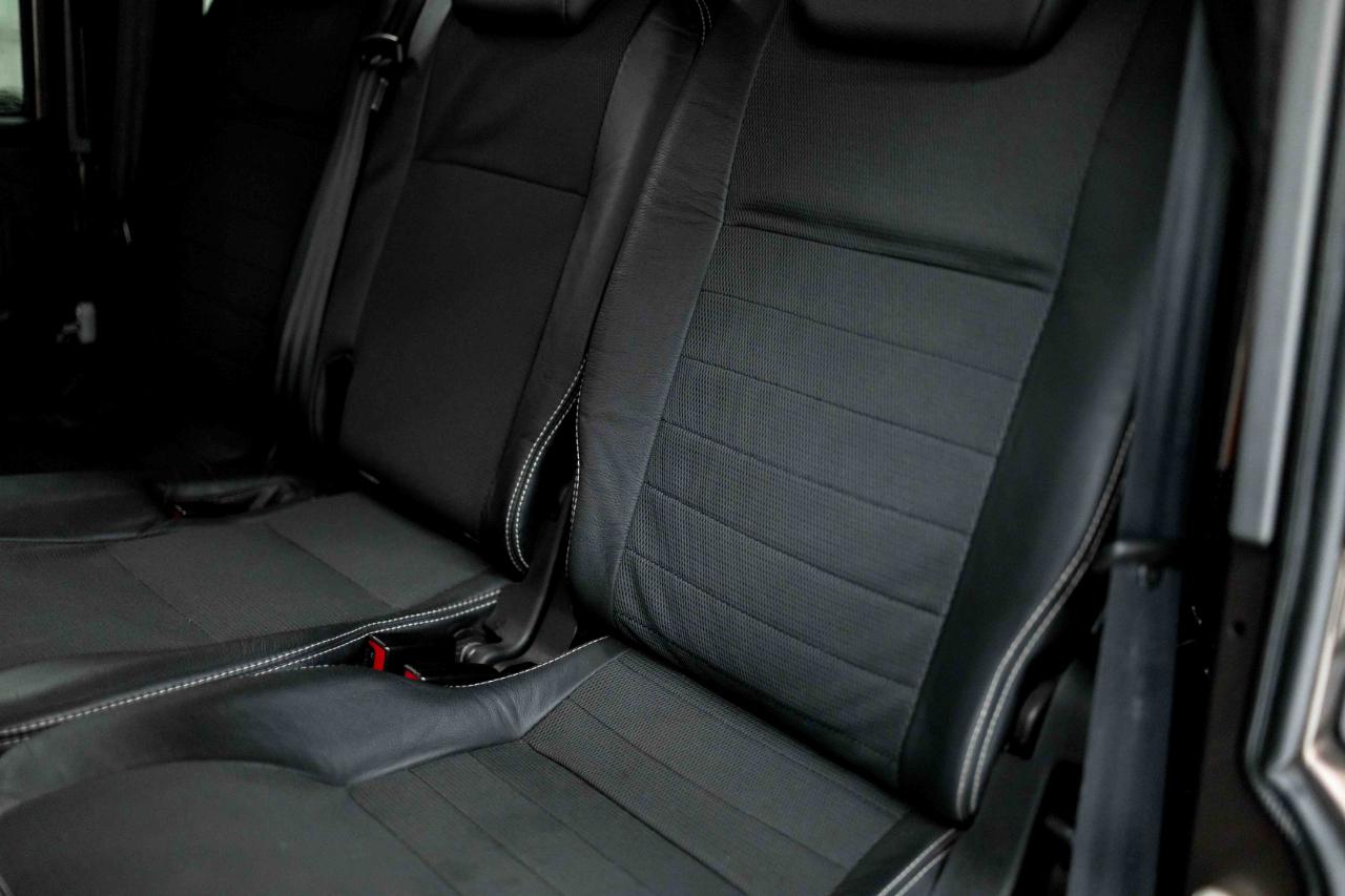 Land Rover Defender 110  2021