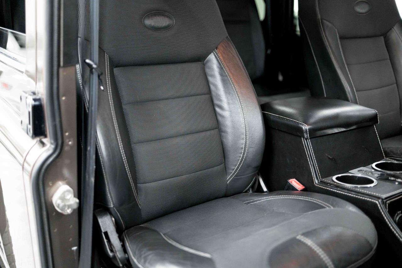 Land Rover Defender 110  2021