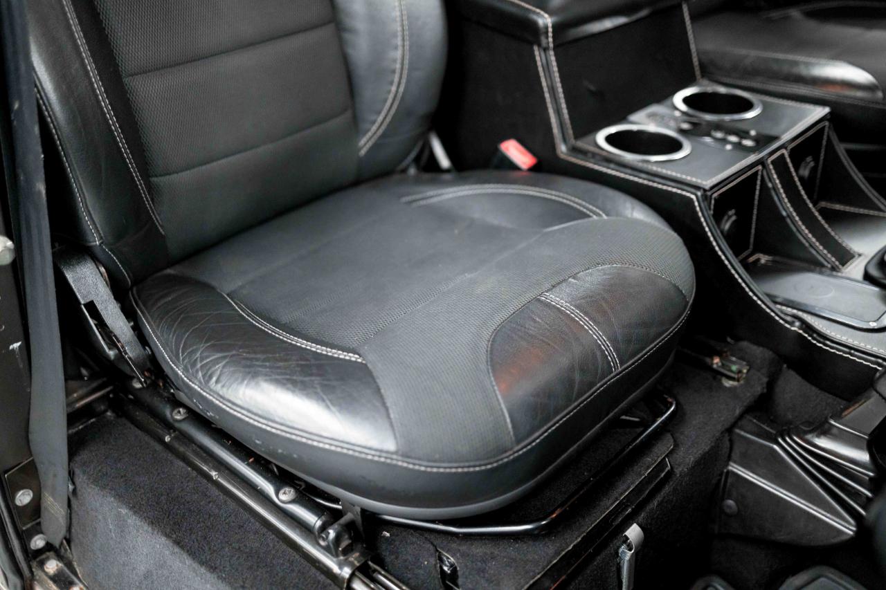 Land Rover Defender 110  2021