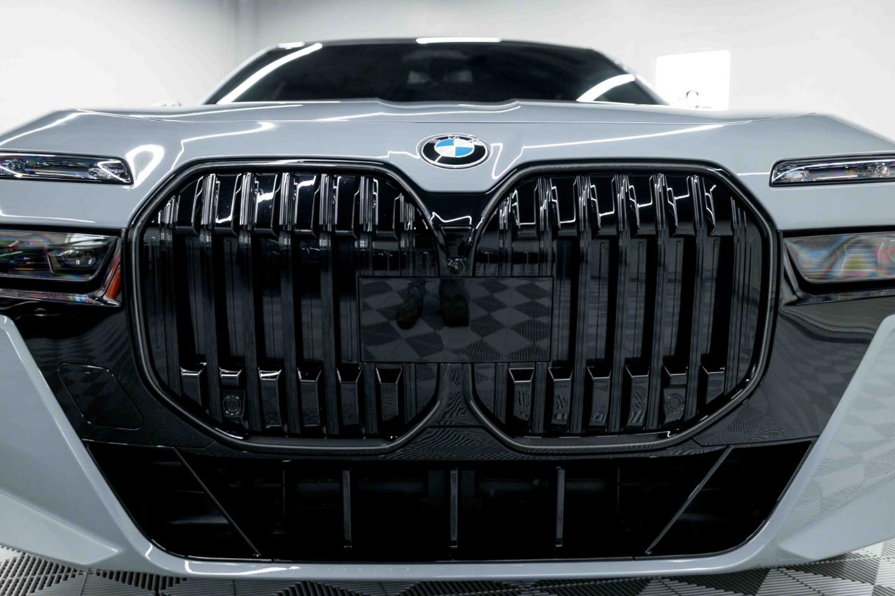 BMW 7-Series 760i xDrive 2024