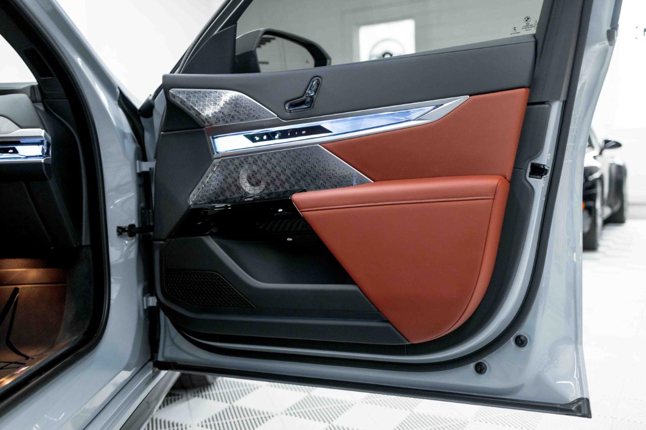 BMW 7-Series 760i xDrive 2024