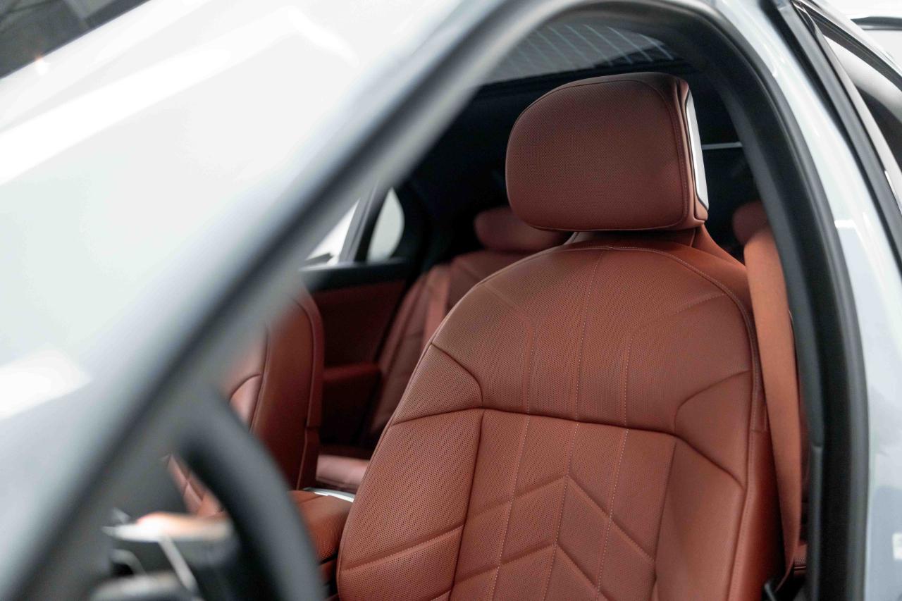 BMW 7-Series 760i xDrive 2024