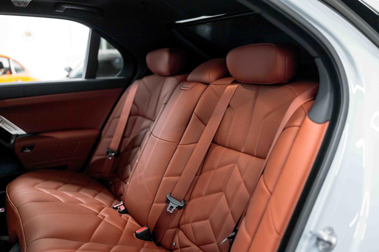 BMW 7-Series 760i xDrive 2024