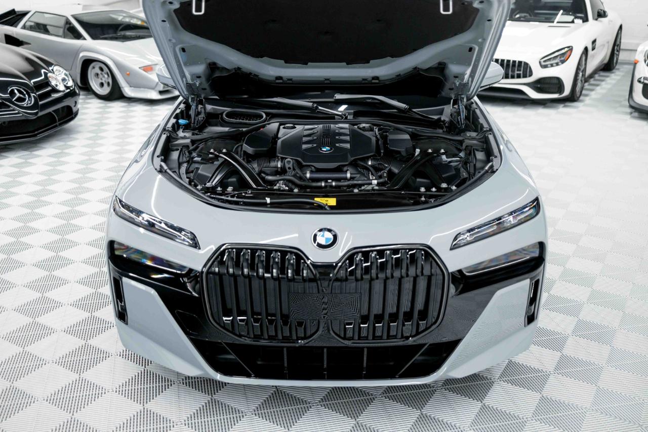 BMW 7-Series 760i xDrive 2024