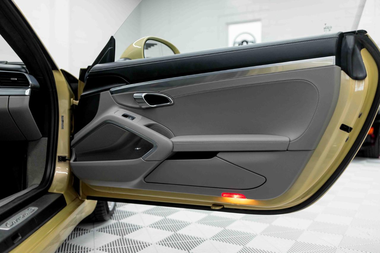 Porsche 911 Carrera S Coupe 2014