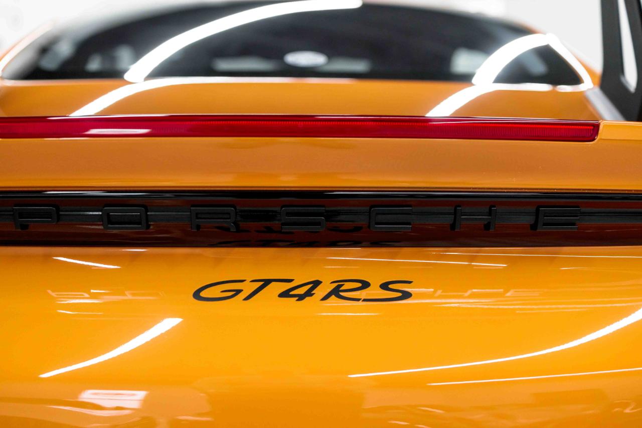 Porsche 718 Cayman GT4 RS 2025