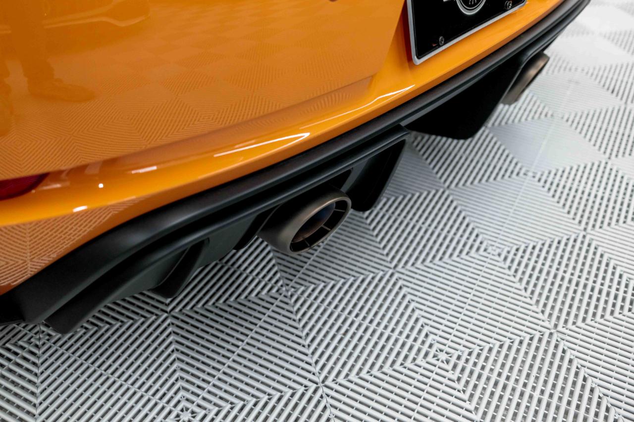 Porsche 718 Cayman GT4 RS 2025