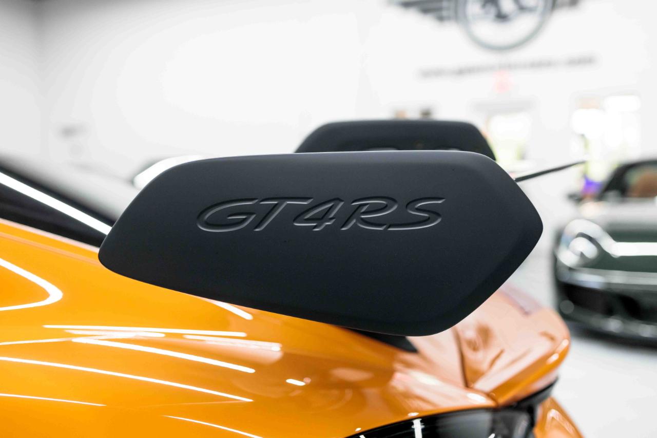 Porsche 718 Cayman GT4 RS 2025