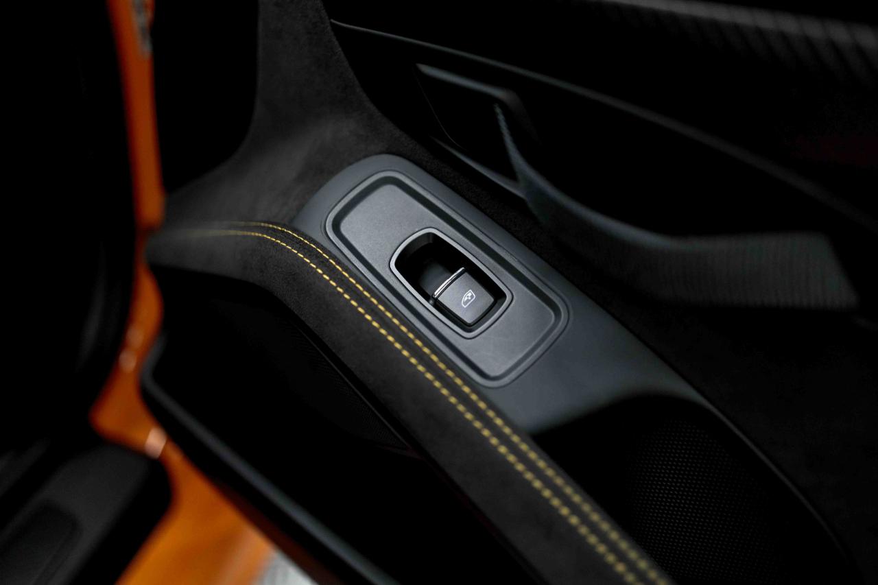 Porsche 718 Cayman GT4 RS 2025