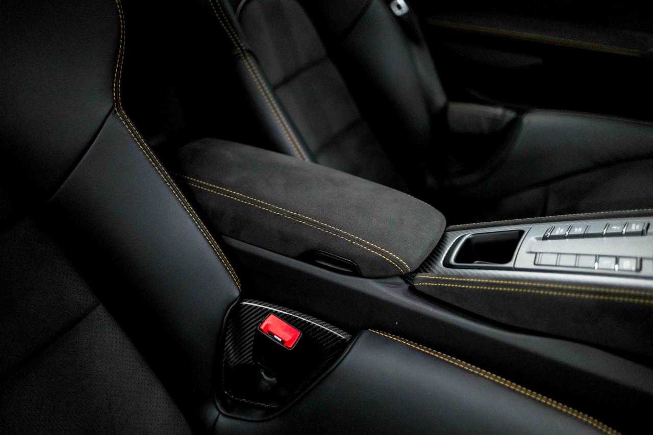 Porsche 718 Cayman GT4 RS 2025