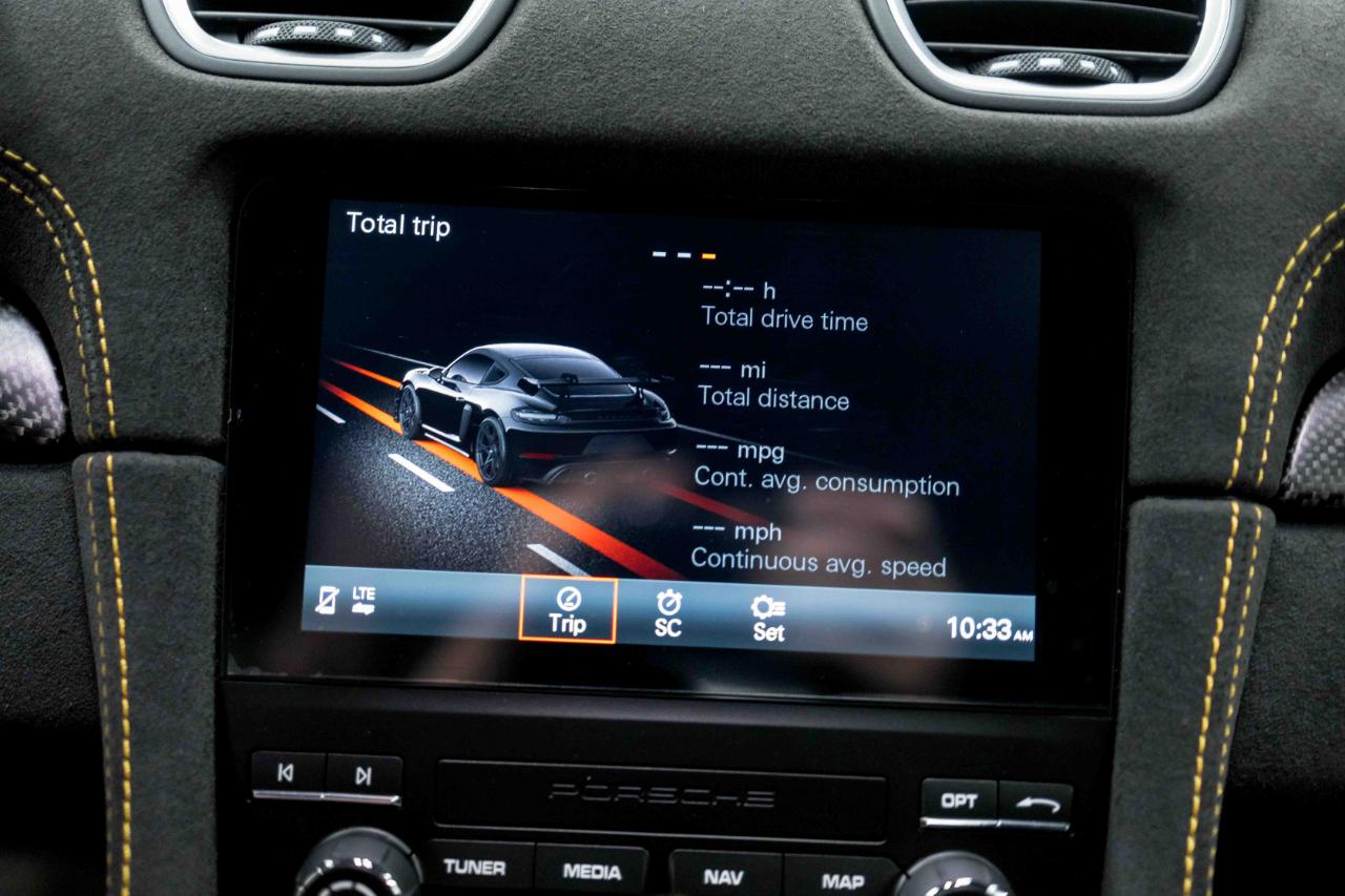 Porsche 718 Cayman GT4 RS 2025