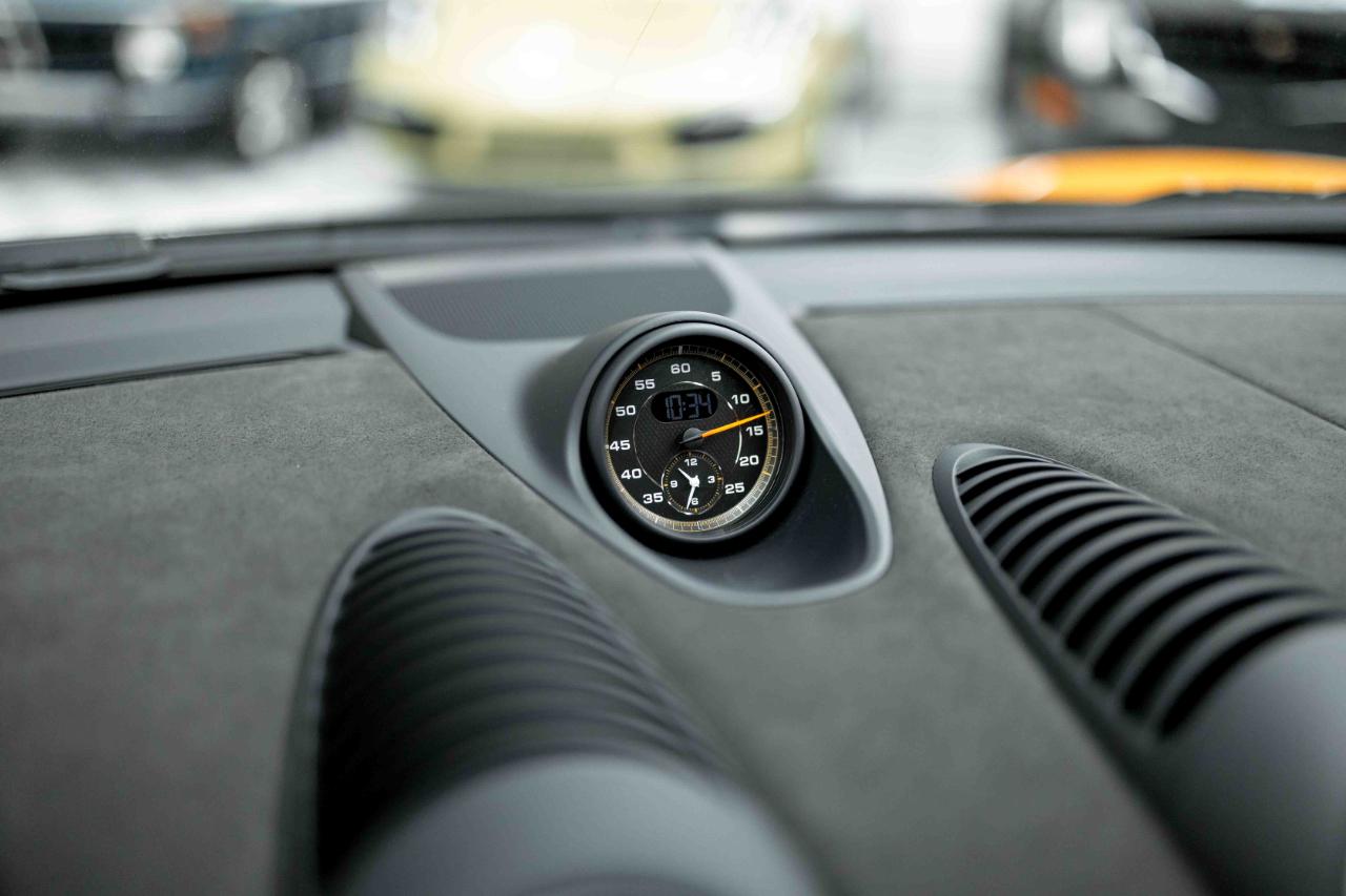 Porsche 718 Cayman GT4 RS 2025