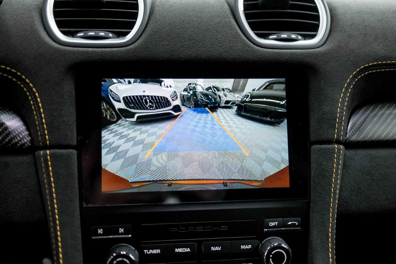 Porsche 718 Cayman GT4 RS 2025