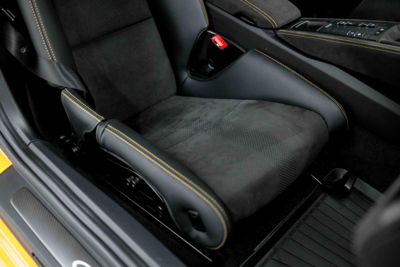 Porsche 718 Cayman GT4 RS 2025