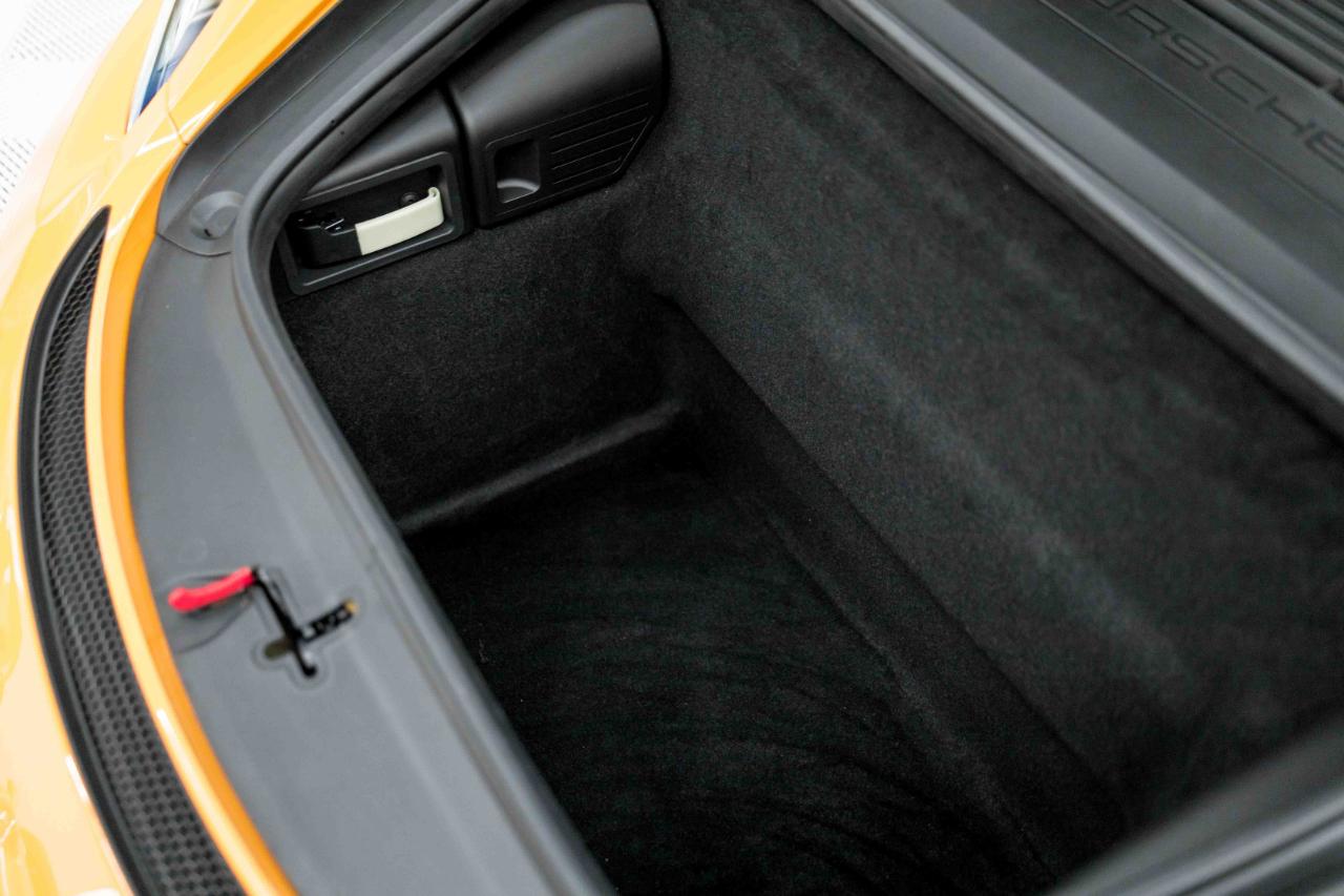 Porsche 718 Cayman GT4 RS 2025