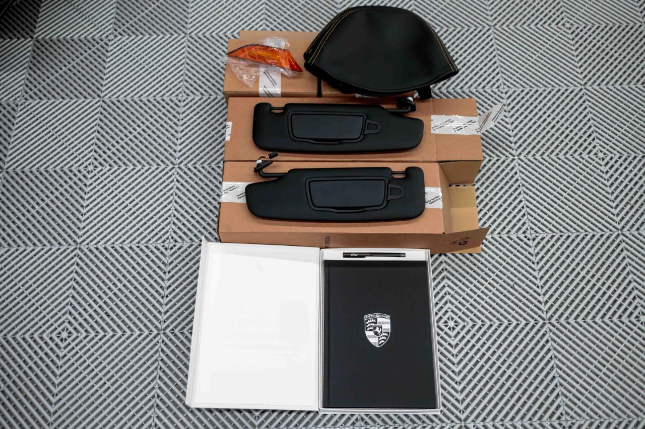 Porsche 718 Cayman GT4 RS 2025