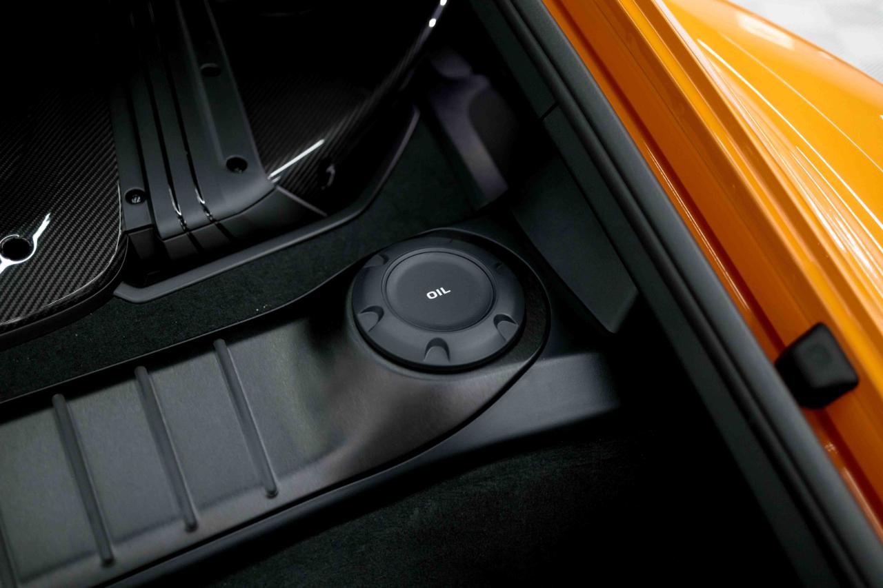 Porsche 718 Cayman GT4 RS 2025