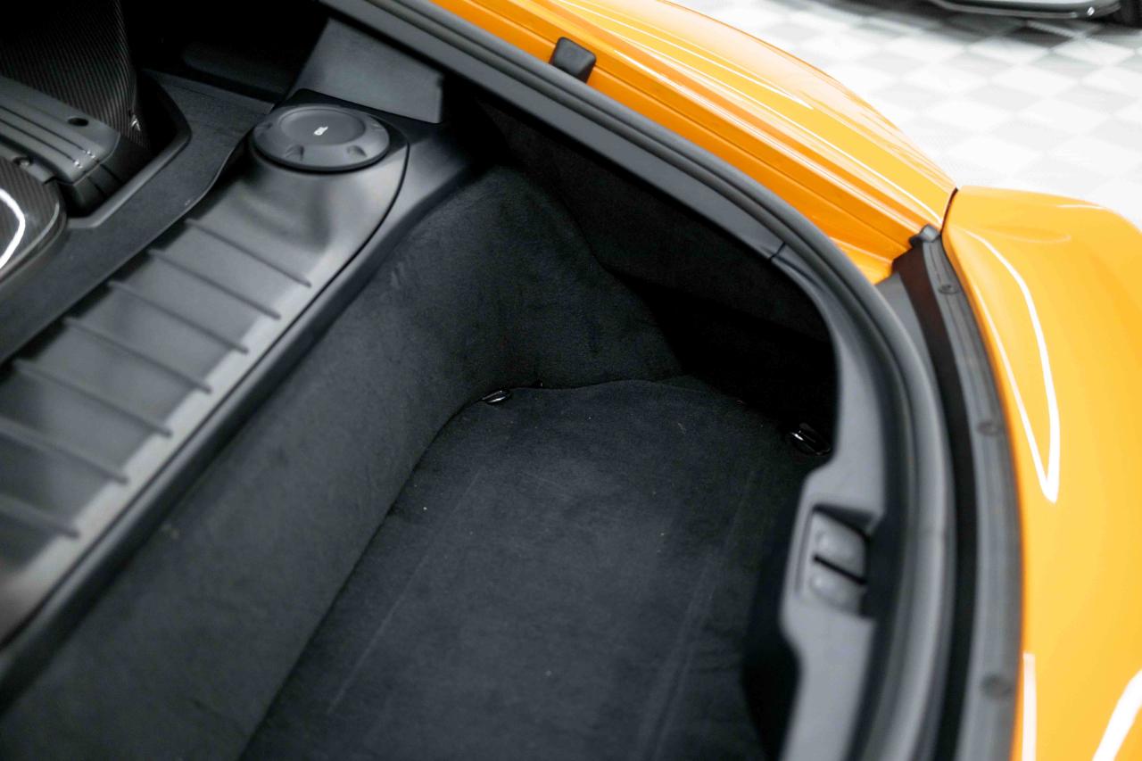 Porsche 718 Cayman GT4 RS 2025