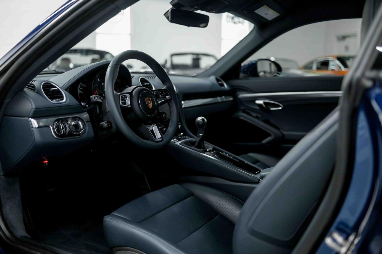 Porsche 718 Cayman Coupe 2023