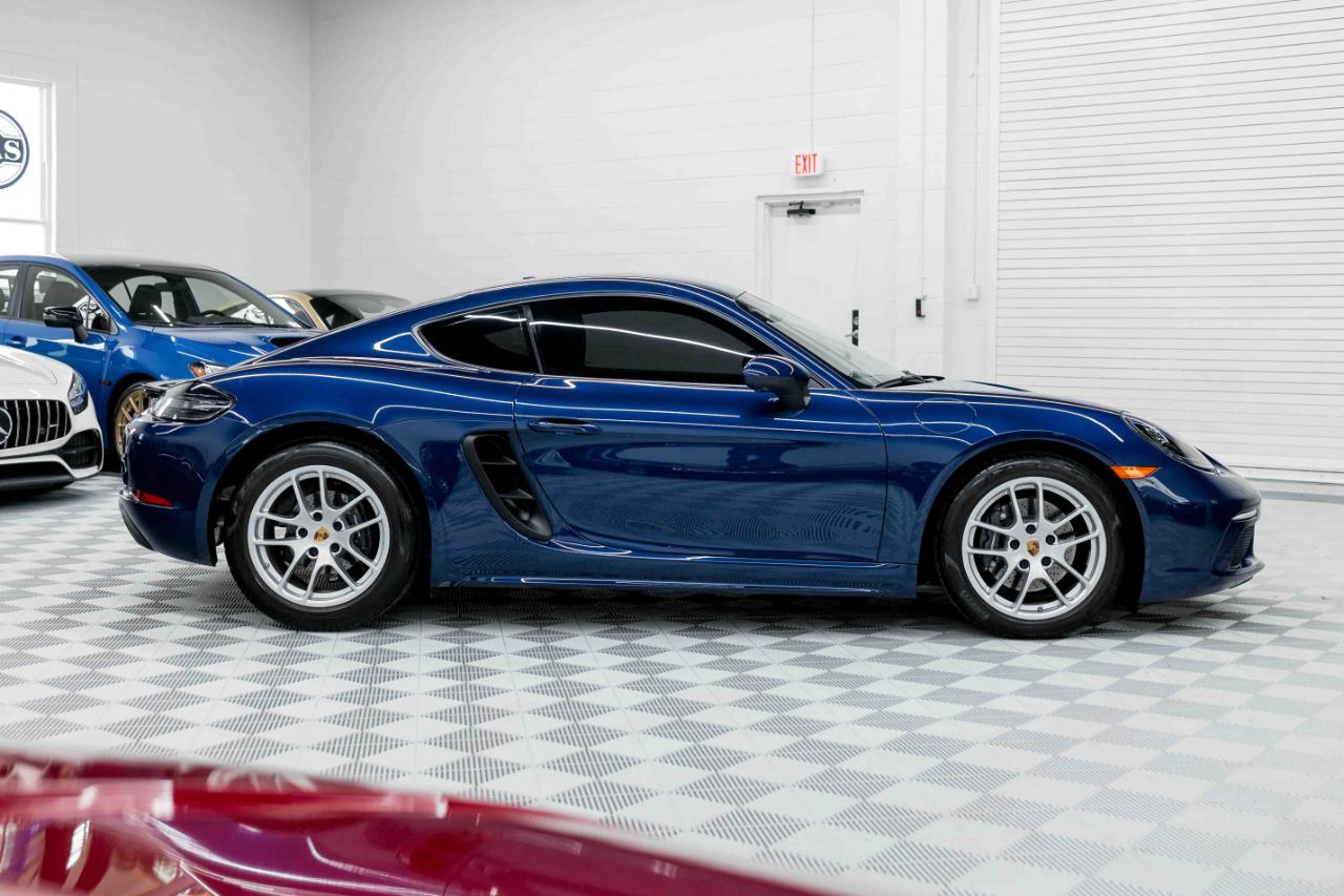 Porsche 718 Cayman Coupe 2023