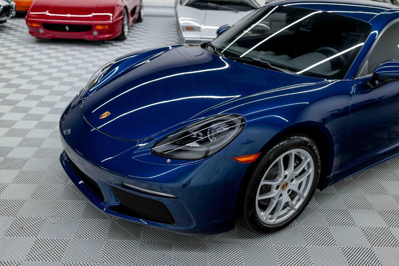 Porsche 718 Cayman Coupe 2023