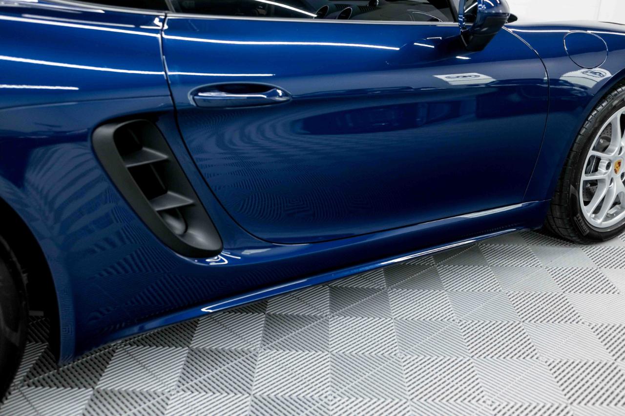 Porsche 718 Cayman Coupe 2023