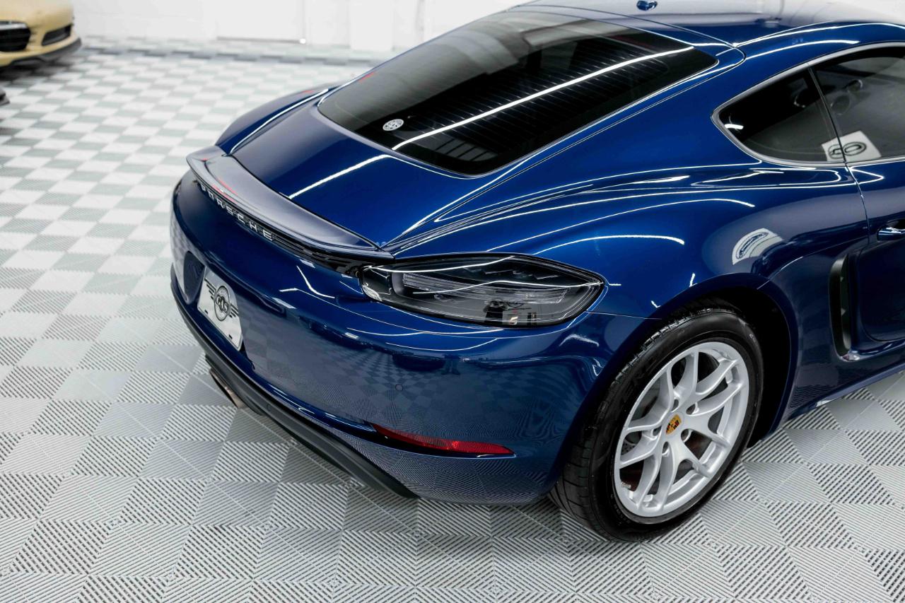 Porsche 718 Cayman Coupe 2023