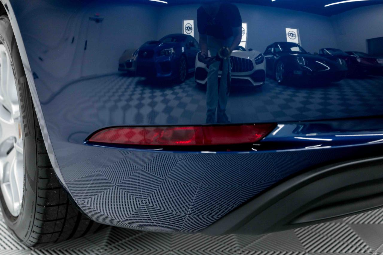 Porsche 718 Cayman Coupe 2023