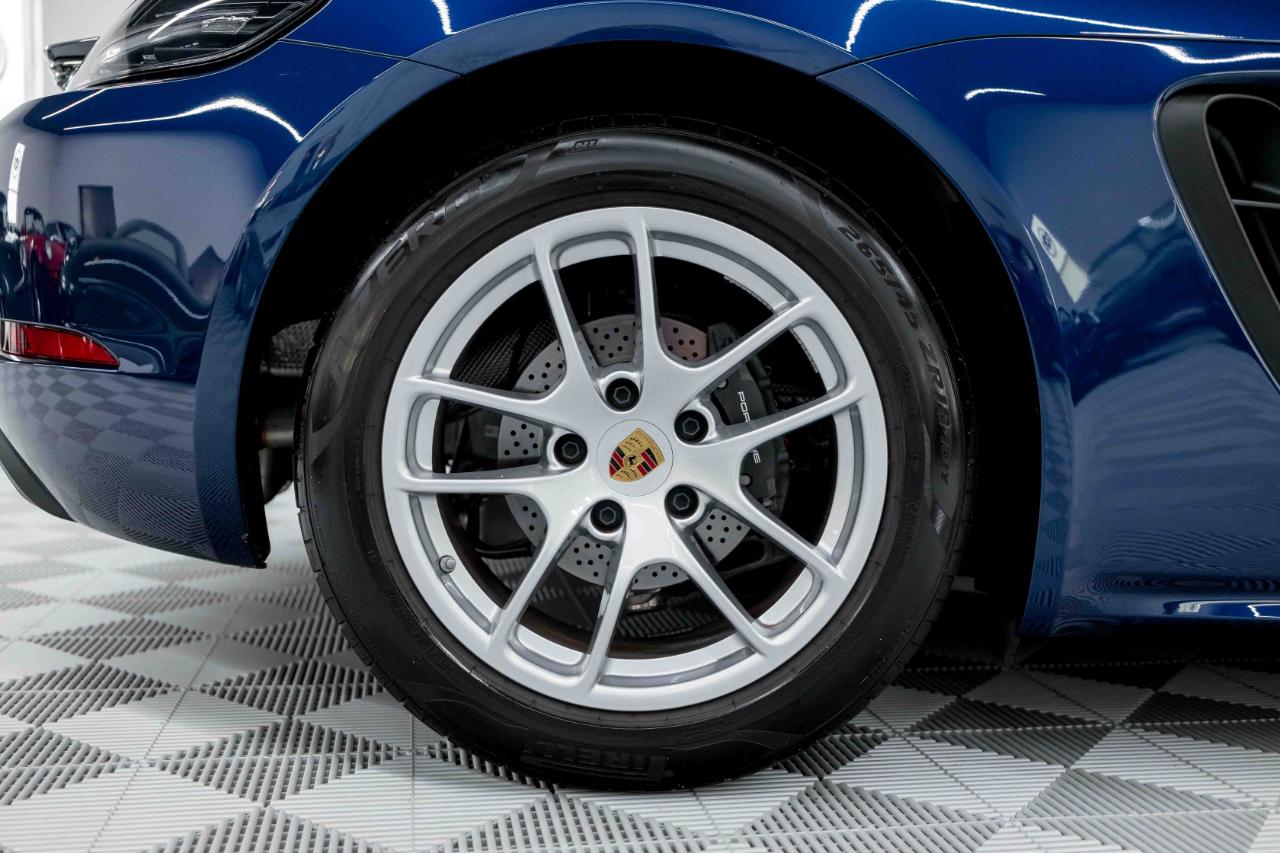 Porsche 718 Cayman Coupe 2023