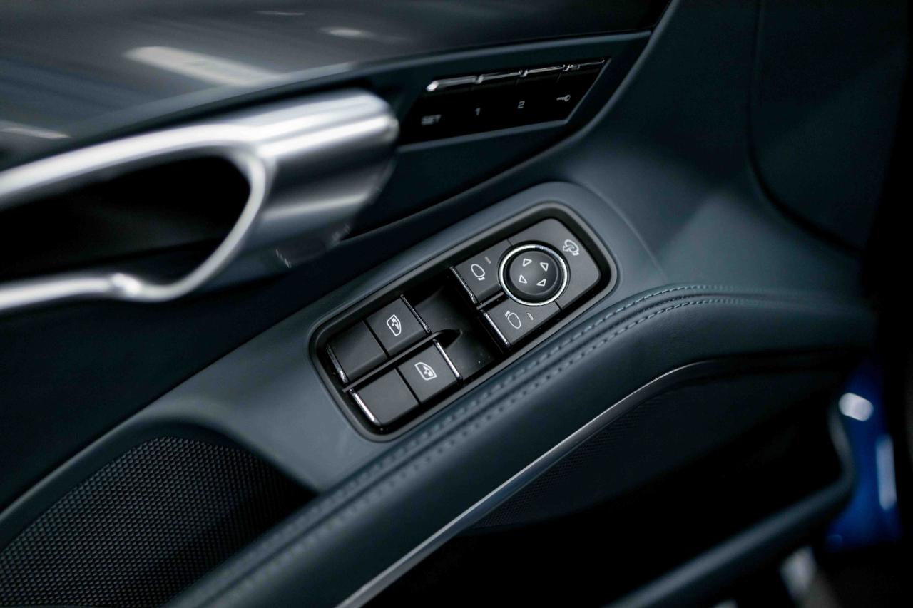 Porsche 718 Cayman Coupe 2023