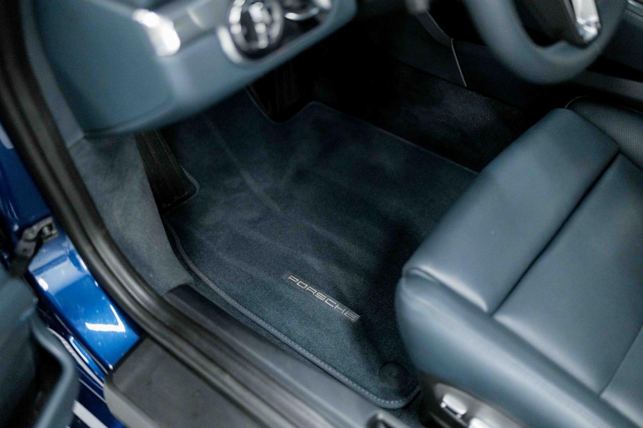 Porsche 718 Cayman Coupe 2023