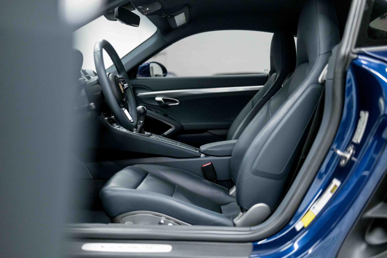 Porsche 718 Cayman Coupe 2023