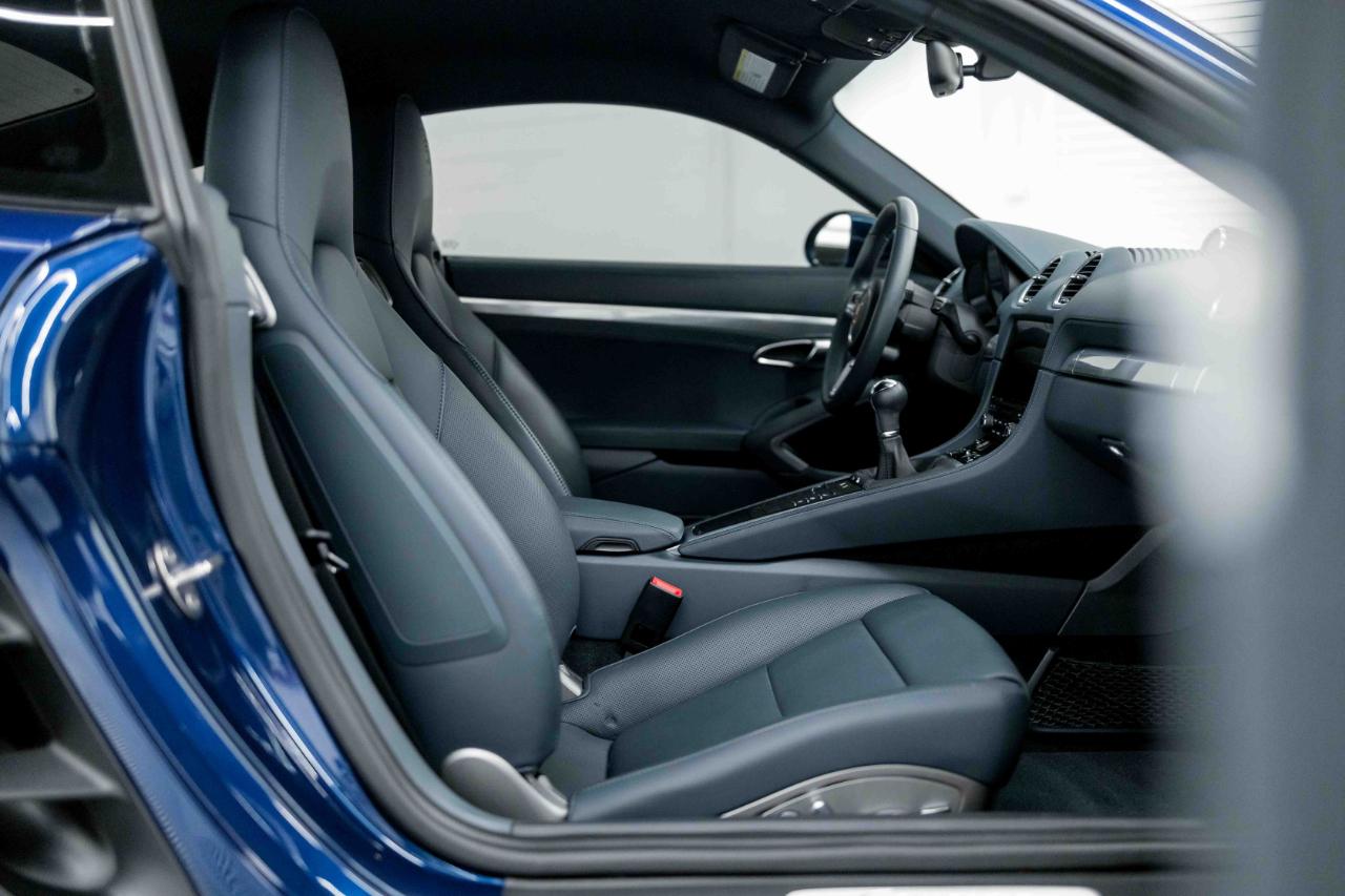 Porsche 718 Cayman Coupe 2023