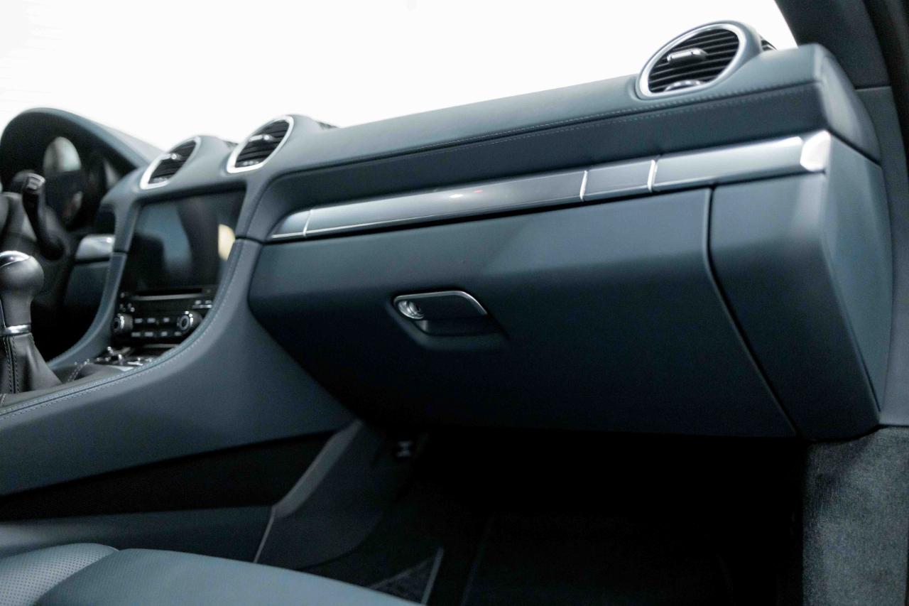 Porsche 718 Cayman Coupe 2023