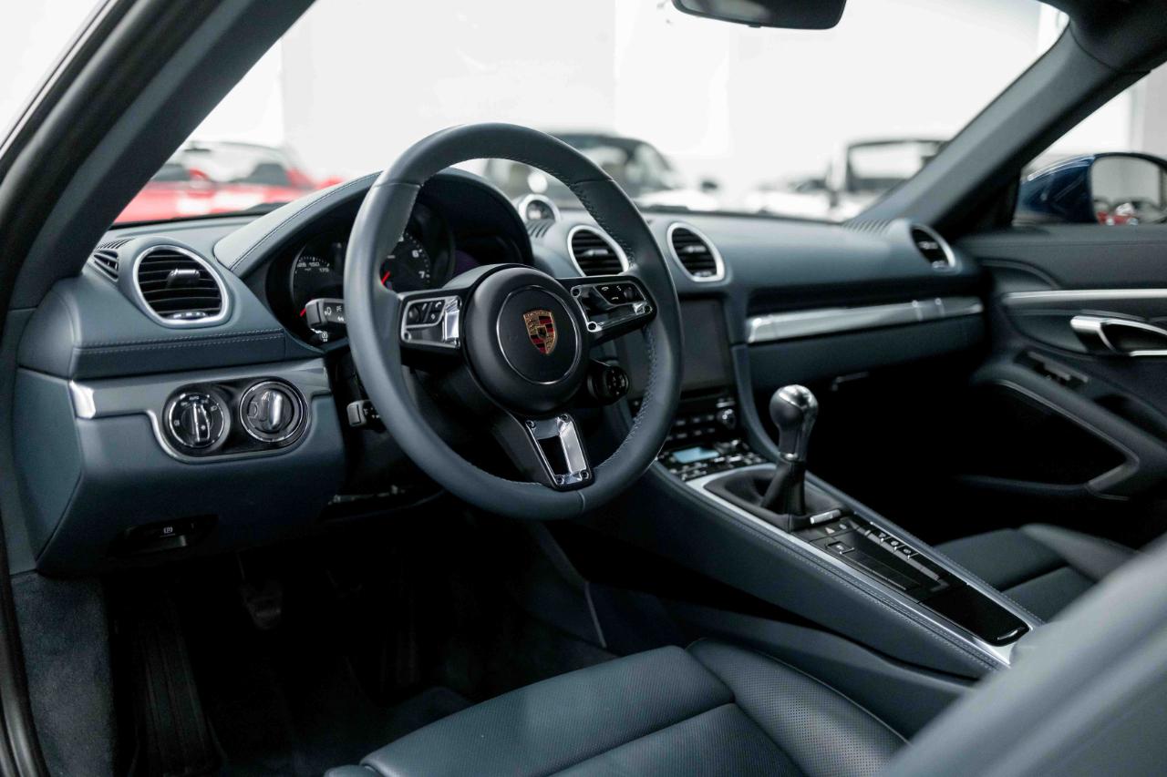 Porsche 718 Cayman Coupe 2023