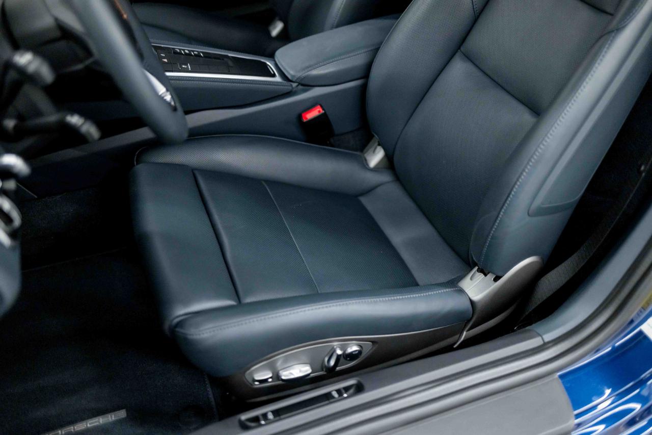 Porsche 718 Cayman Coupe 2023