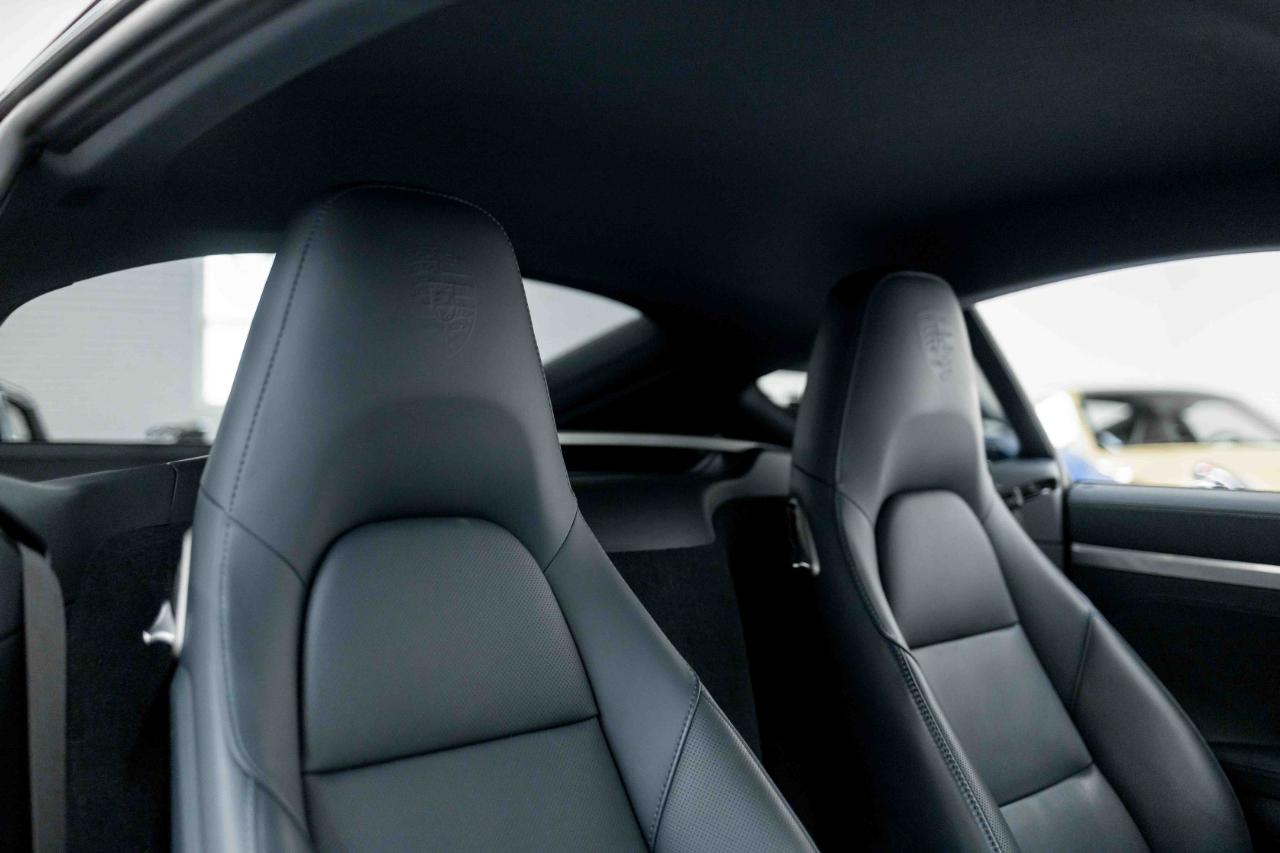 Porsche 718 Cayman Coupe 2023