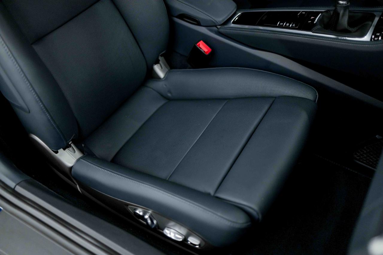 Porsche 718 Cayman Coupe 2023