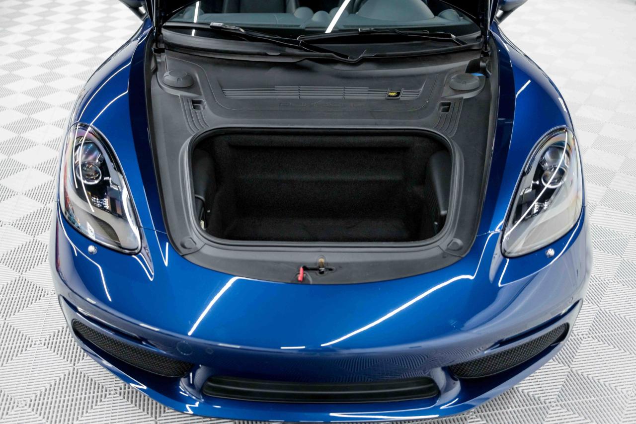 Porsche 718 Cayman Coupe 2023