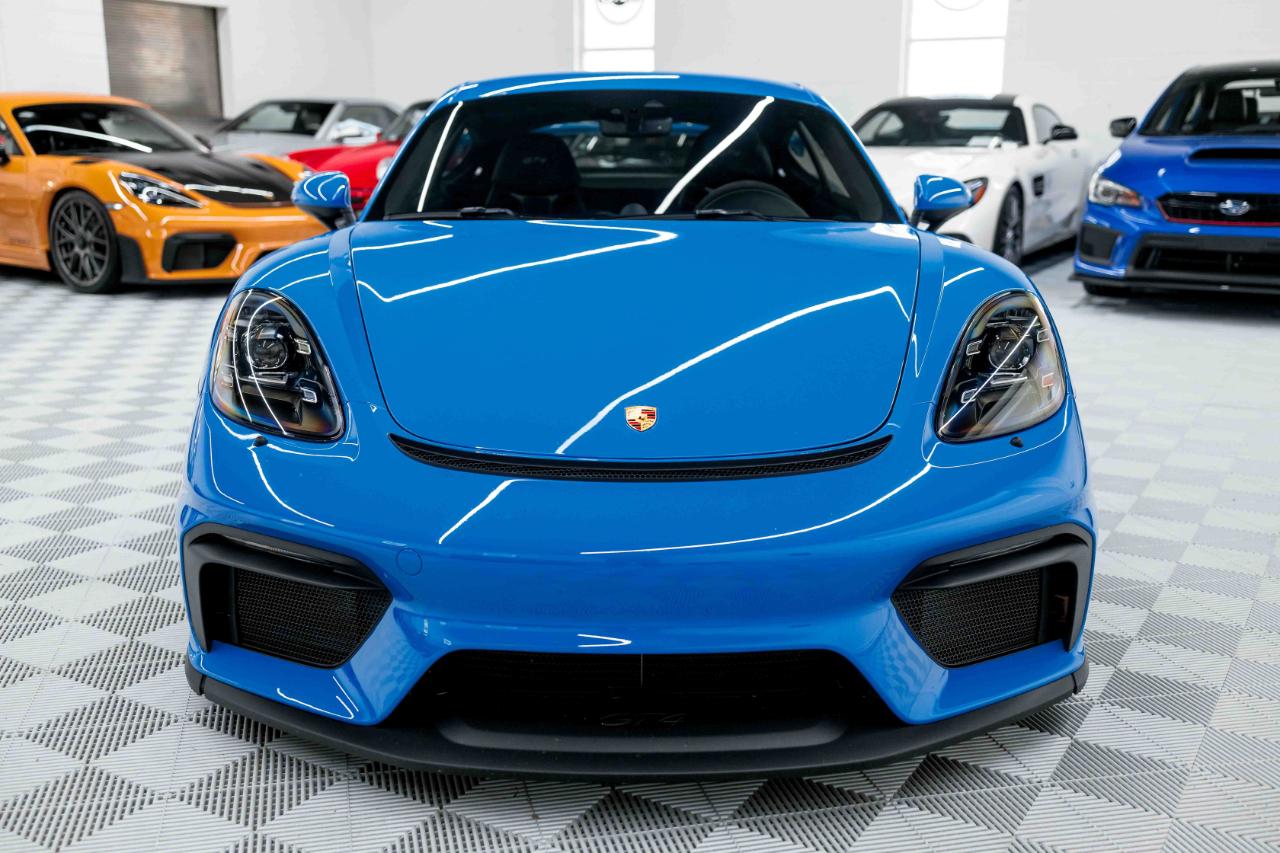 Porsche 718 Cayman GT4 2022