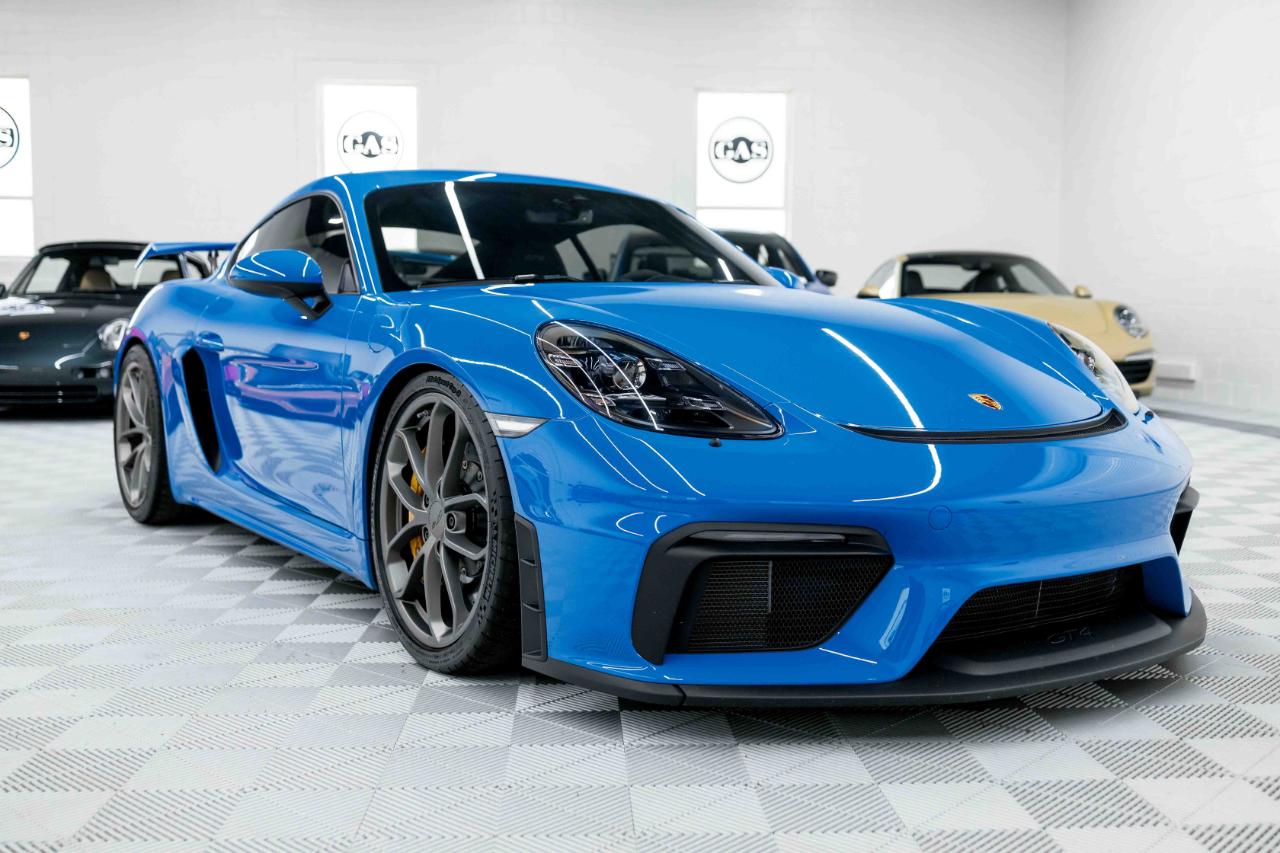 Porsche 718 Cayman GT4 2022