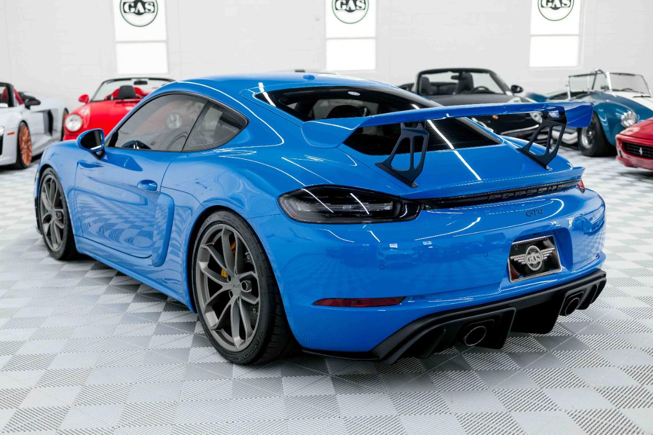 Porsche 718 Cayman GT4 2022