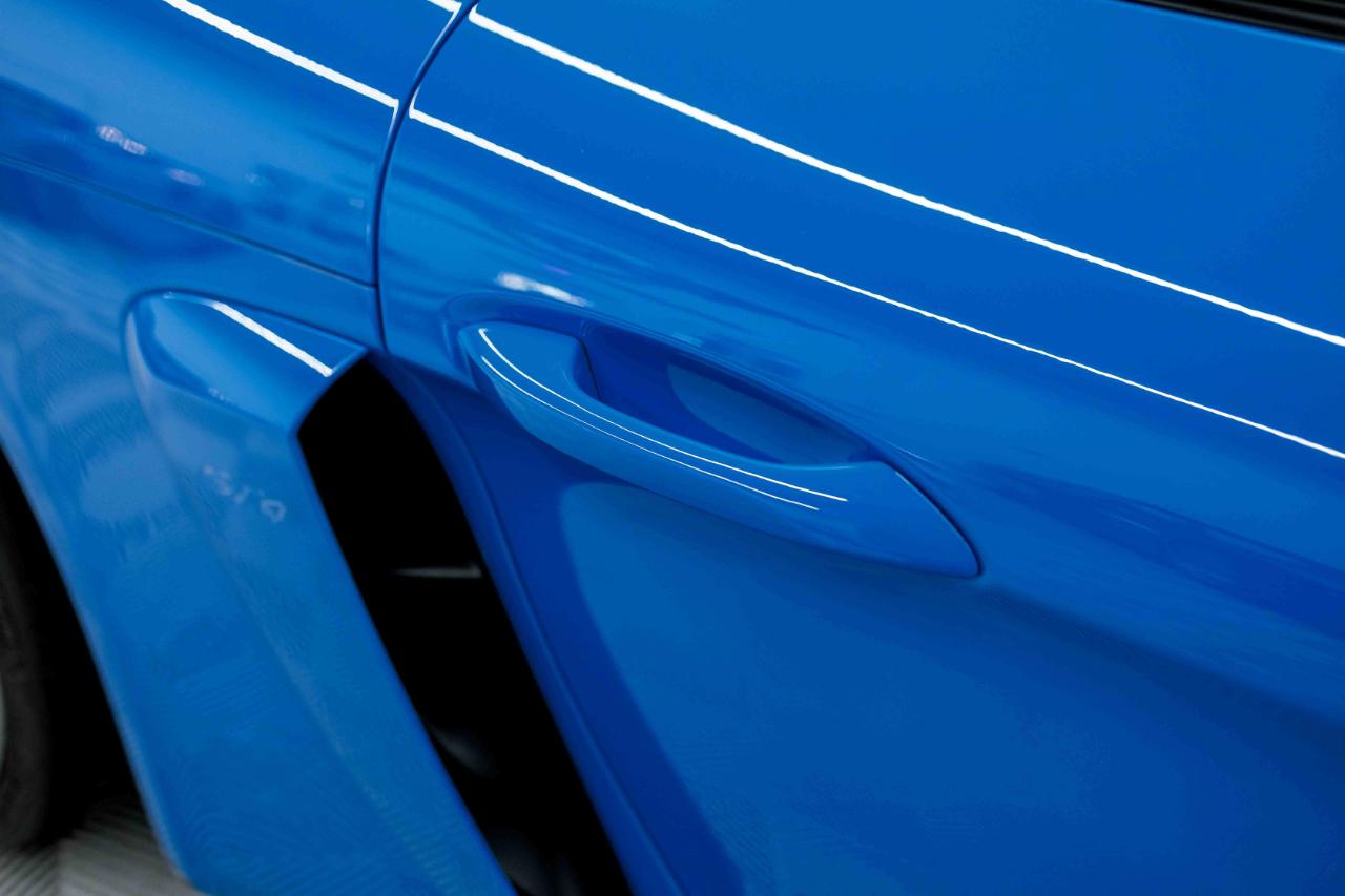 Porsche 718 Cayman GT4 2022