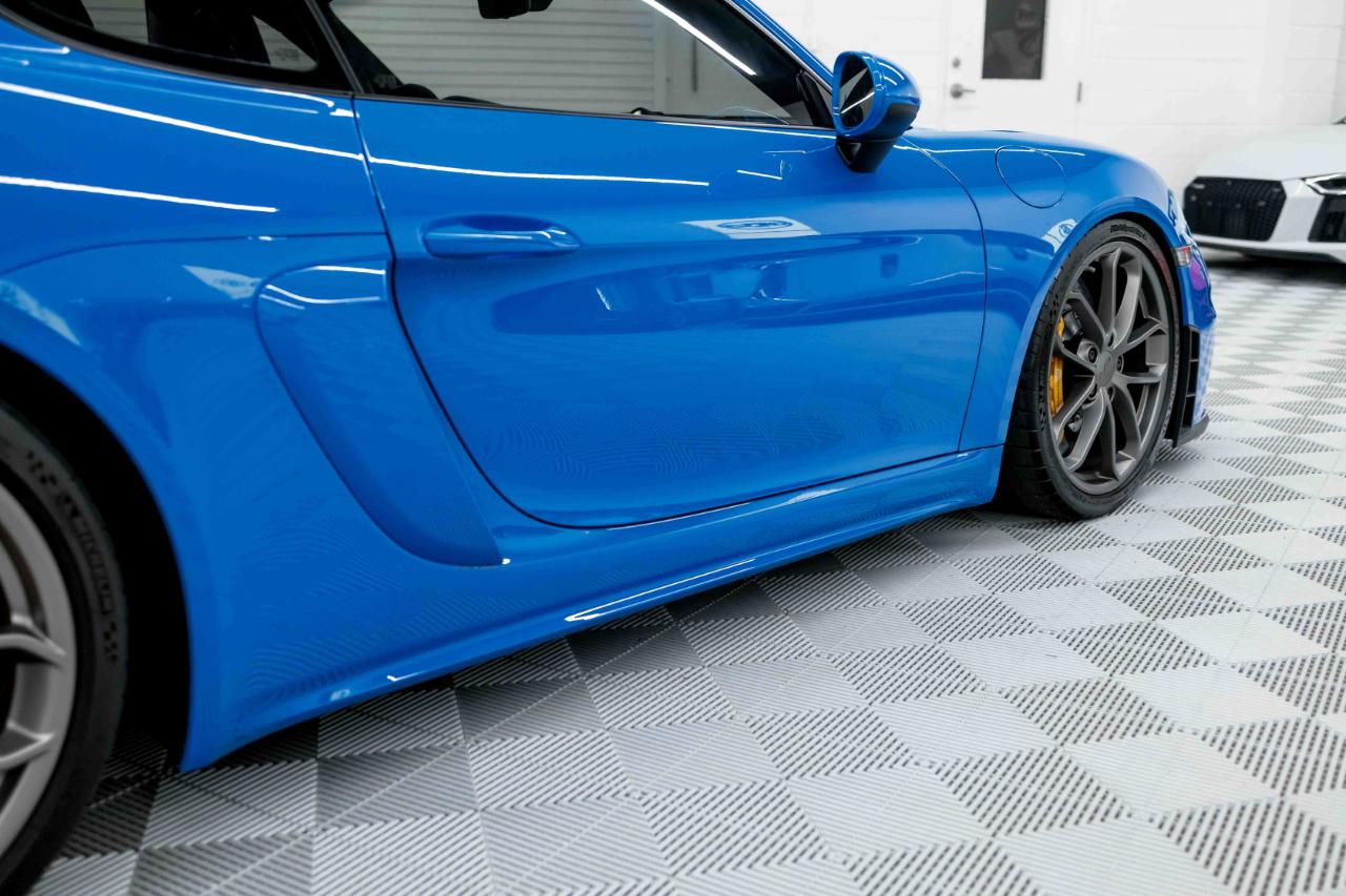 Porsche 718 Cayman GT4 2022