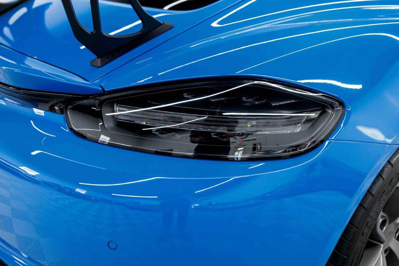 Porsche 718 Cayman GT4 2022