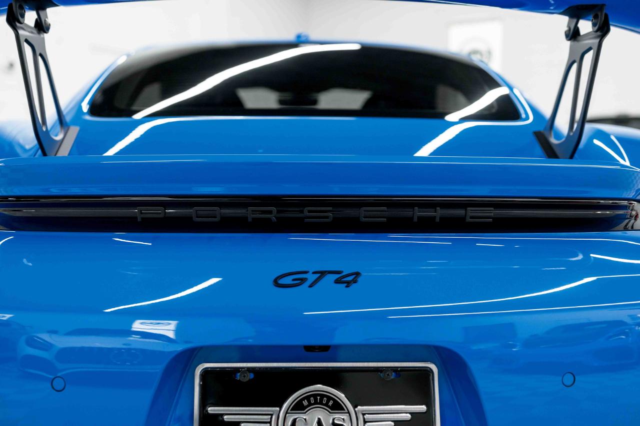 Porsche 718 Cayman GT4 2022